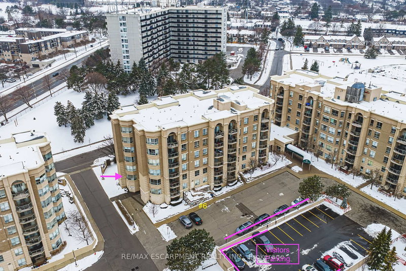 103 - 2075 Amherst Heights Dr, Burlington, L7P 5B8 | Image 2