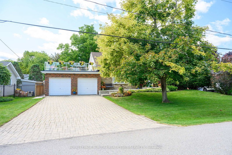 912 Boothman Ave, Burlington, L7T 1P4 | Image 2