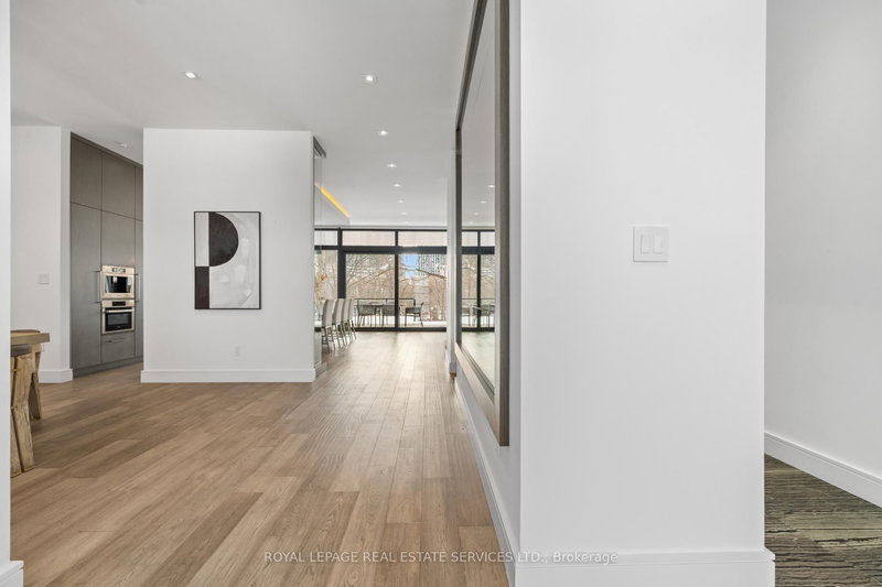 96 Montgomery Rd, Toronto, M9A 3N5 | Image 3