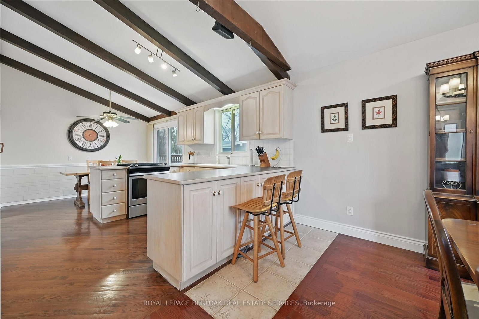 Detached House sold at 768 King Road, Burlington, Ontario, L7T 3K6 - LaSalle - MLS: W12717048