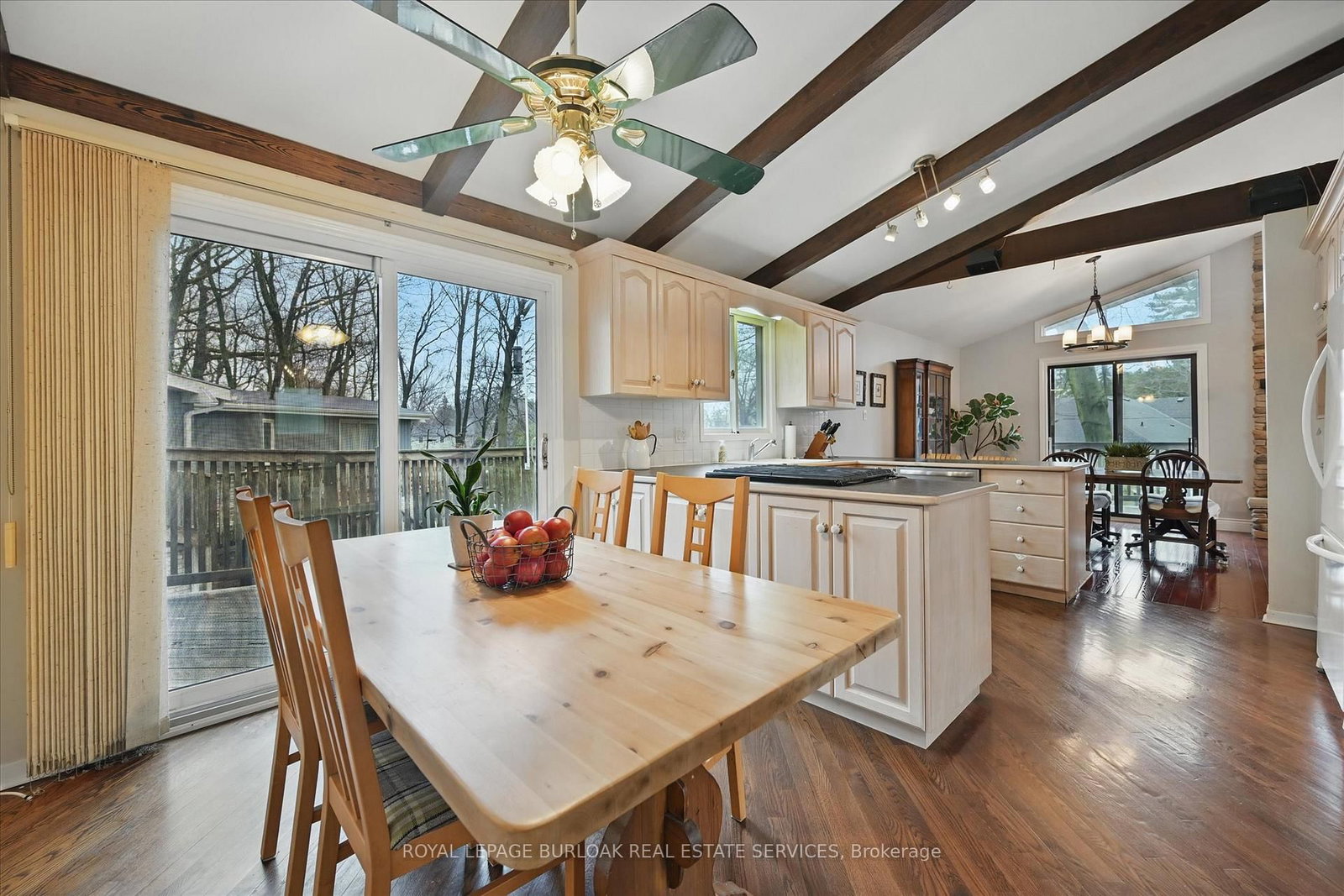 Detached House sold at 768 King Road, Burlington, Ontario, L7T 3K6 - LaSalle - MLS: W12717048