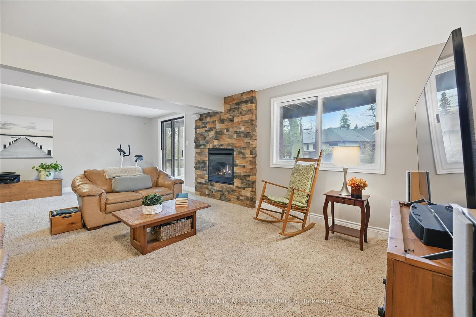 Detached House sold at 768 King Road, Burlington, Ontario, L7T 3K6 - LaSalle - MLS: W12717048