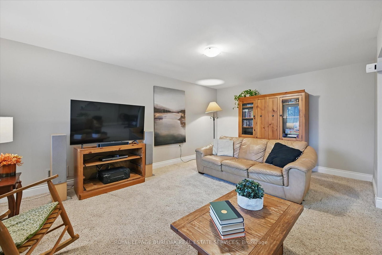 Detached House sold at 768 King Road, Burlington, Ontario, L7T 3K6 - LaSalle - MLS: W12717048