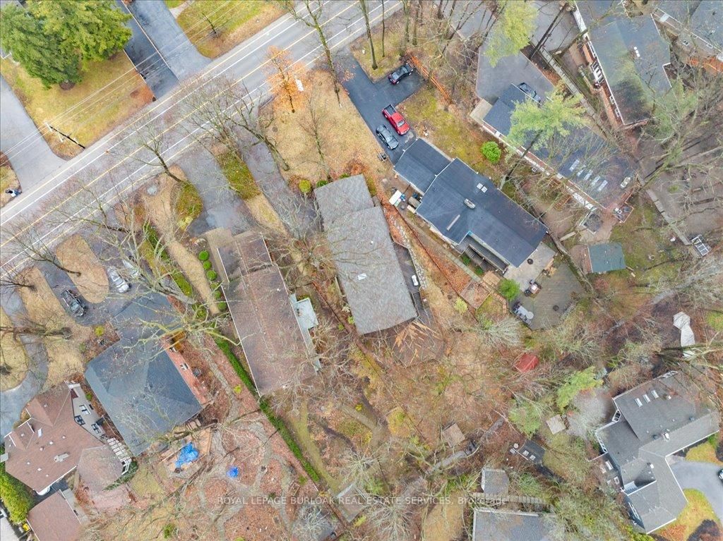 Detached House sold at 768 King Road, Burlington, Ontario, L7T 3K6 - LaSalle - MLS: W12717048