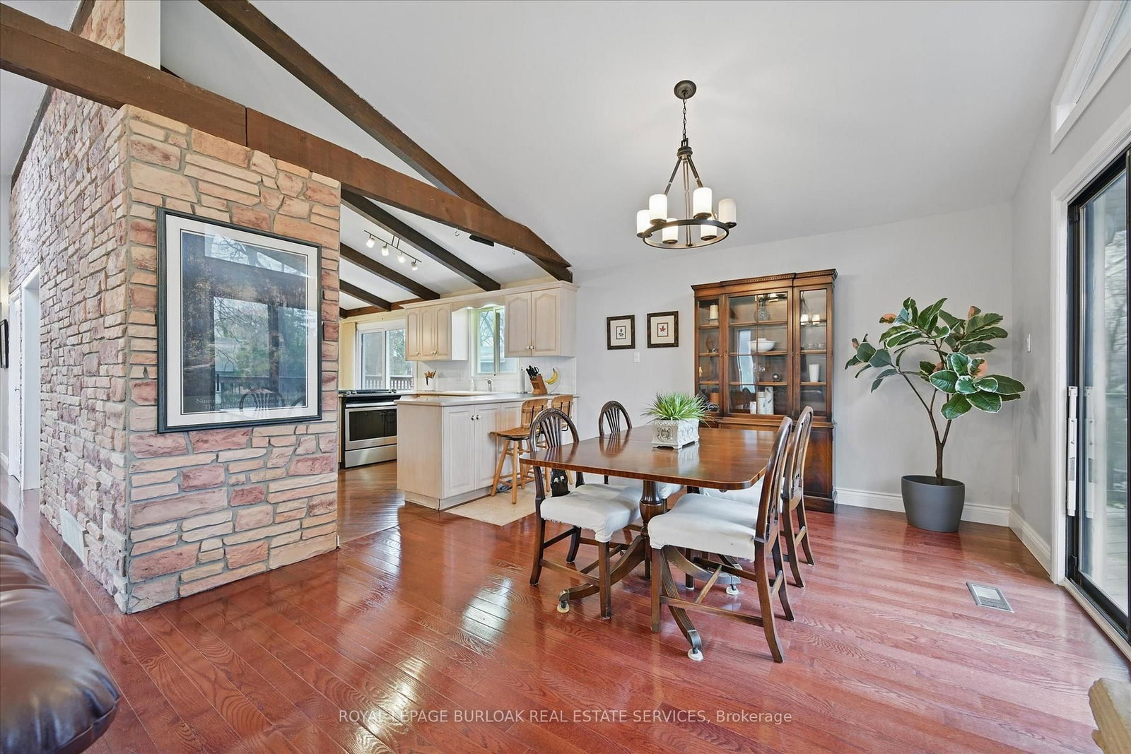 Detached House sold at 768 King Road, Burlington, Ontario, L7T 3K6 - LaSalle - MLS: W12717048