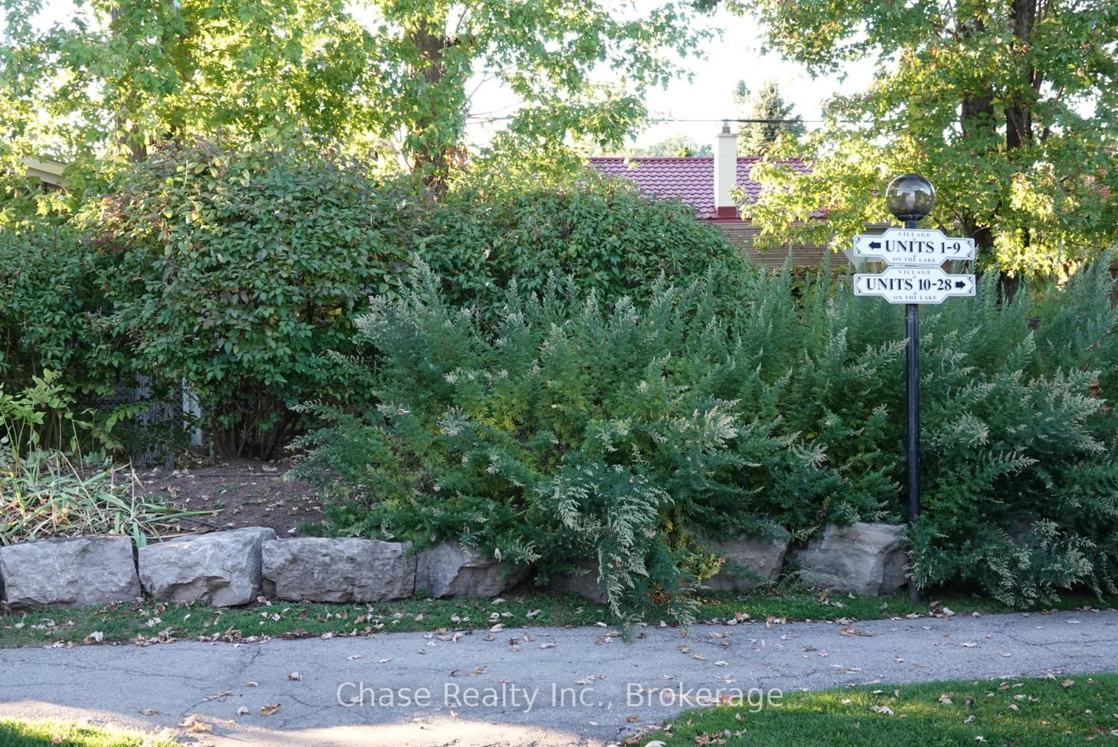 Townhouse for sale at 9-5475 Lakeshore Road, Burlington, Ontario, L7L 1E1 - Appleby - MLS: W12717770