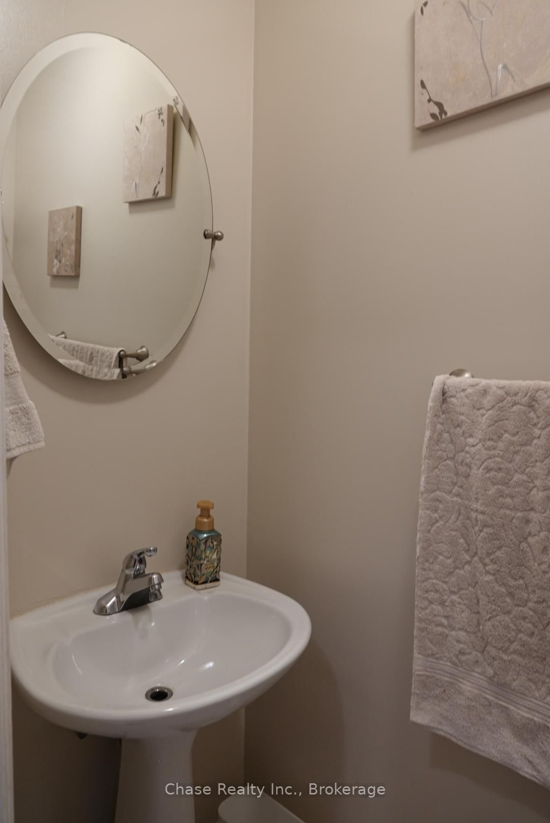 Townhouse for sale at 9-5475 Lakeshore Road, Burlington, Ontario, L7L 1E1 - Appleby - MLS: W12717770