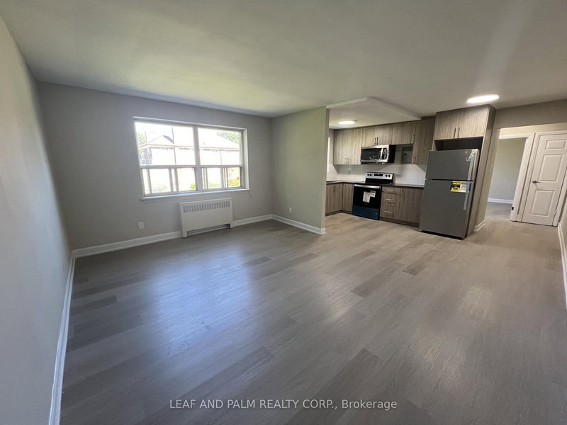 000c - 290 The Kingsway, Toronto, M9A 3V1 | Image 3