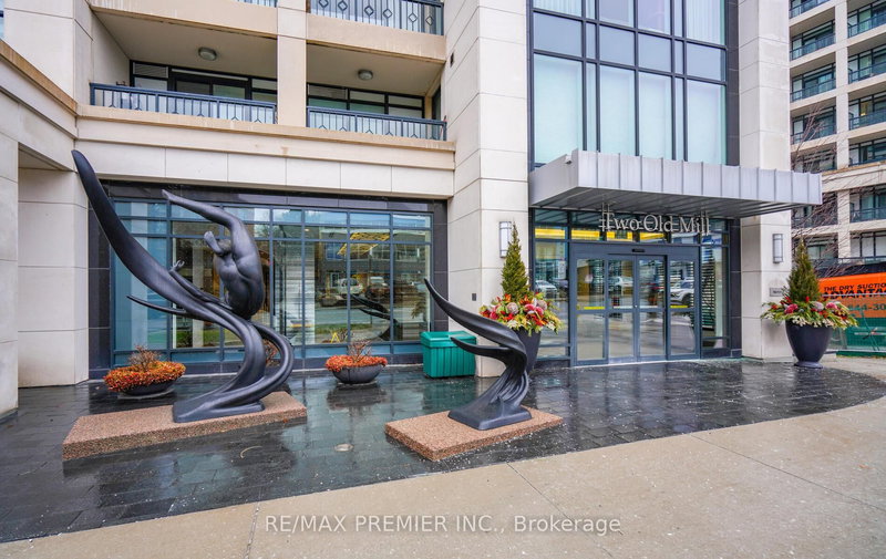 303 - 2 Old Mill Dr, Toronto, M6S 0A2 | Image 3