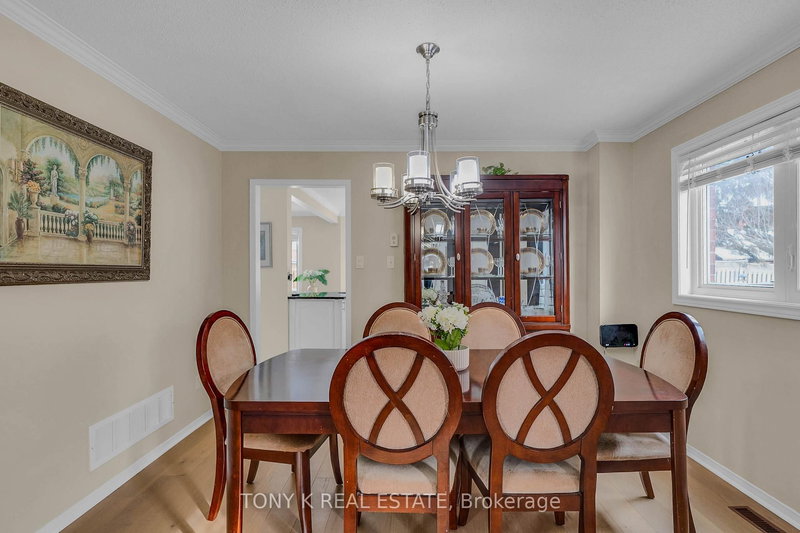 10 Hepburn Cres, Halton Hills, L7G 5P9 | Image 3