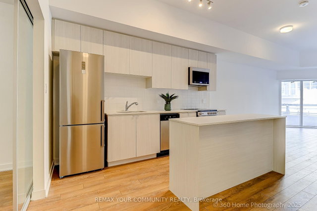 112 - 2433 Dufferin Street
