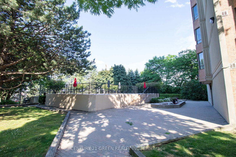 706 - 5 Lisa St, Brampton, L6T 4T4 | Image 2