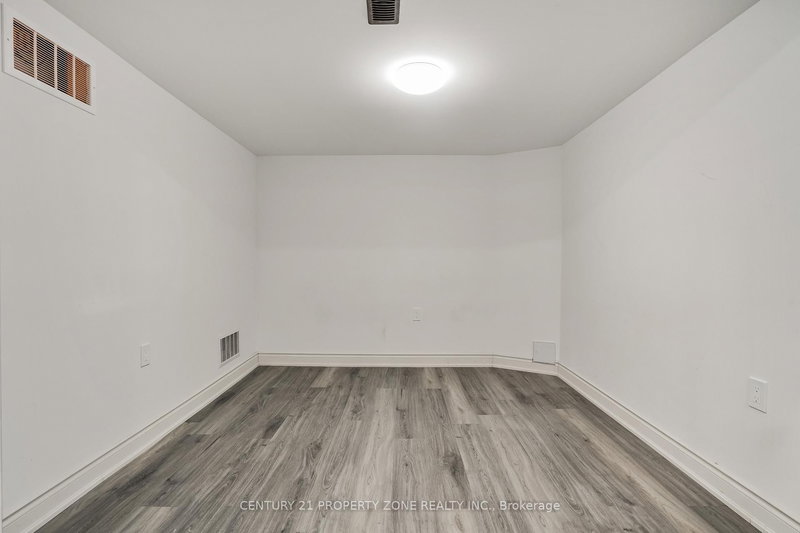 38 Dolobram (BASEMENT) Tr, Brampton, L7Z 4Y3 | Image 3
