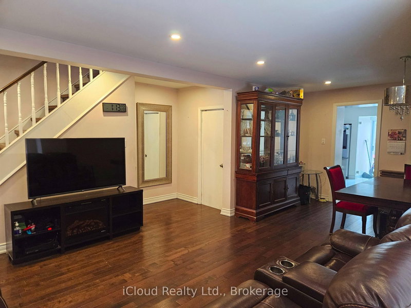 104 McRoberts Ave, Toronto, M6E 4P5 | Image 3