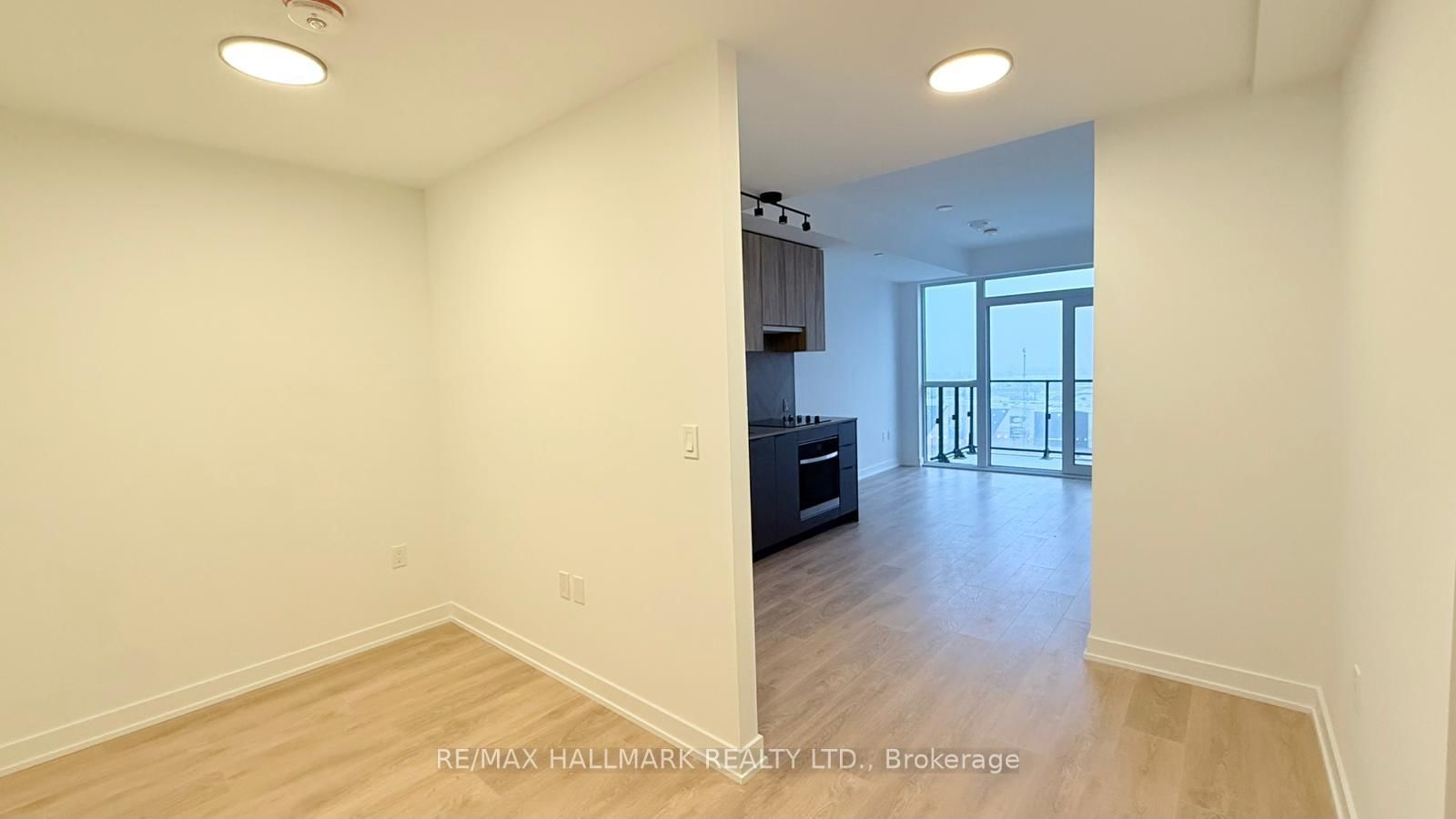 807-1037 The Queensway, Toronto, ON, photo 4