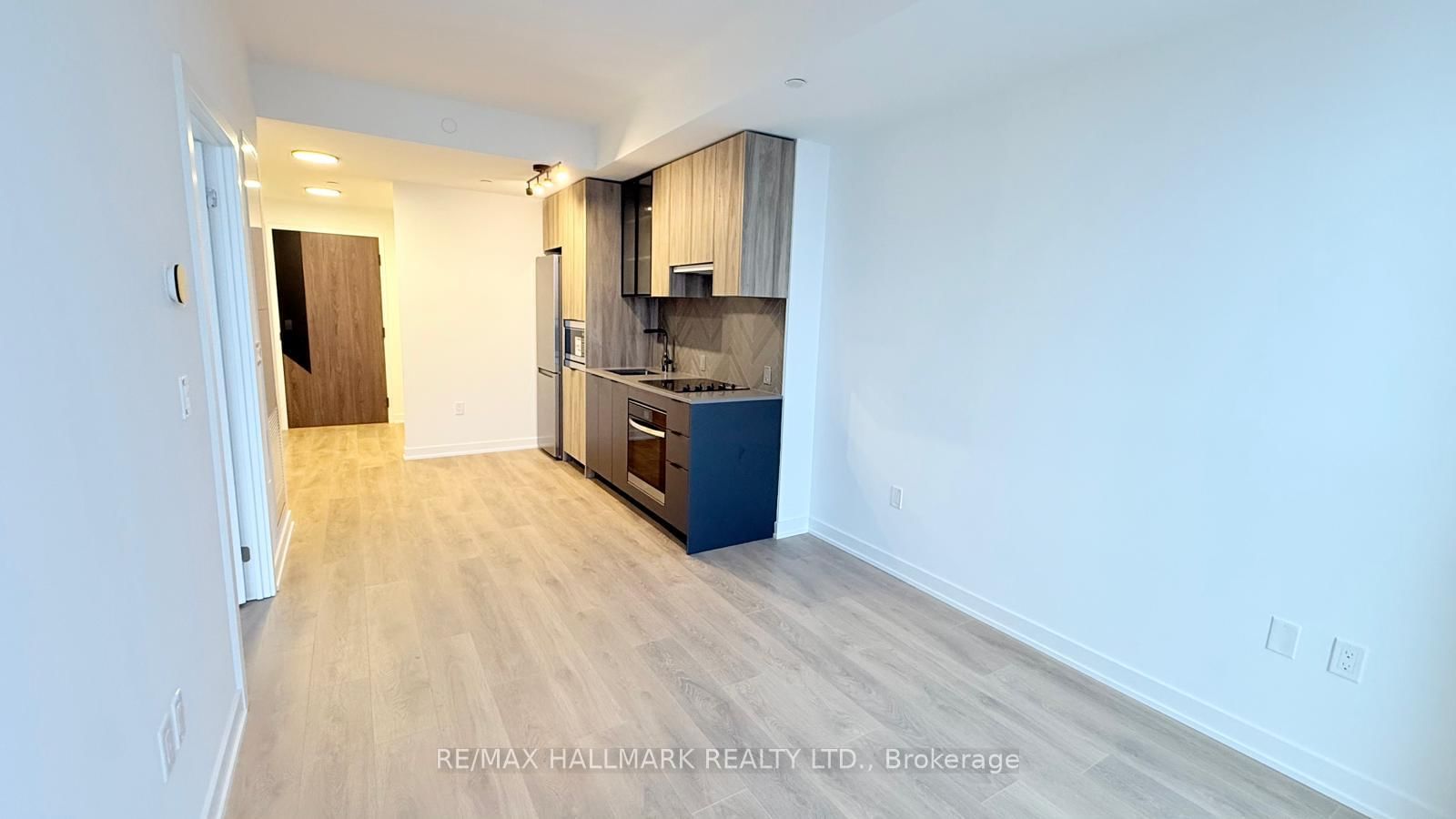 807-1037 The Queensway, Toronto, ON, photo 5