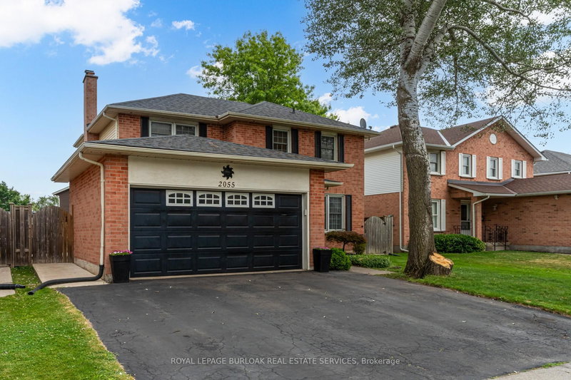 2055 Hunters Wood Dr, Burlington, L7M 2T9 | Image 2