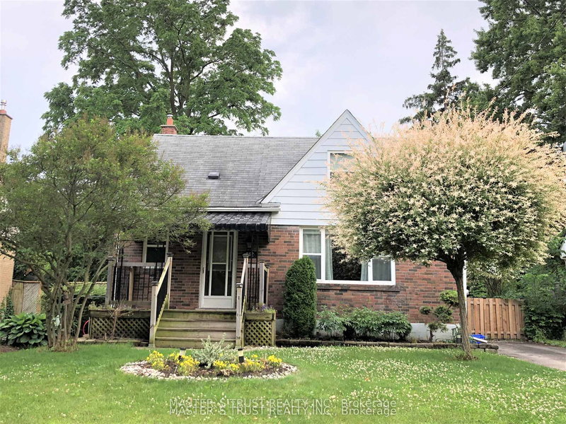 262 Queen Mary Dr, Oakville, L6K 3L2 | Image 2