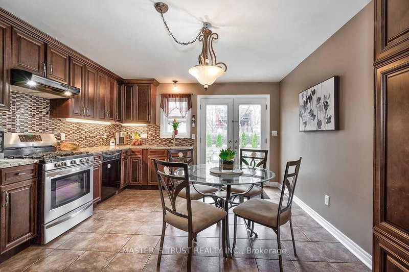 262 Queen Mary Dr, Oakville, L6K 3L2 | Image 3