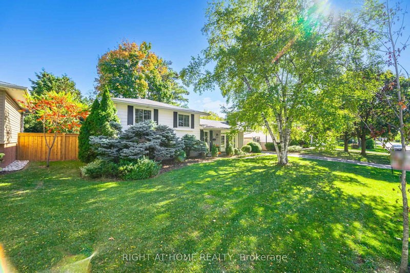 5188 Cherryhill Cres, Burlington, L7L 4C4 | Image 2