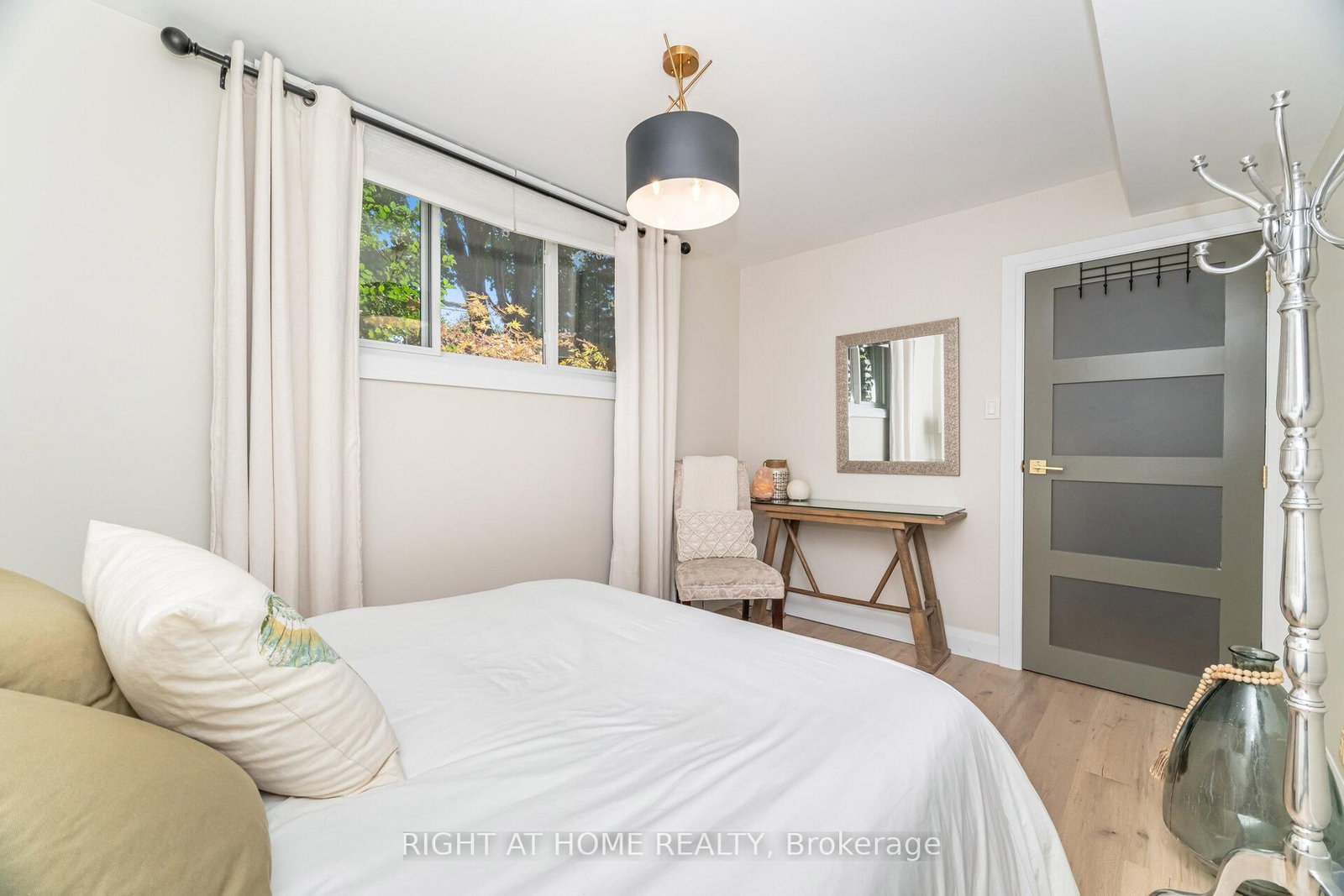 Detached House for sale at 5188 Cherryhill Crescent, Burlington, Ontario, L7L 4C4 - Appleby - MLS: W12723412