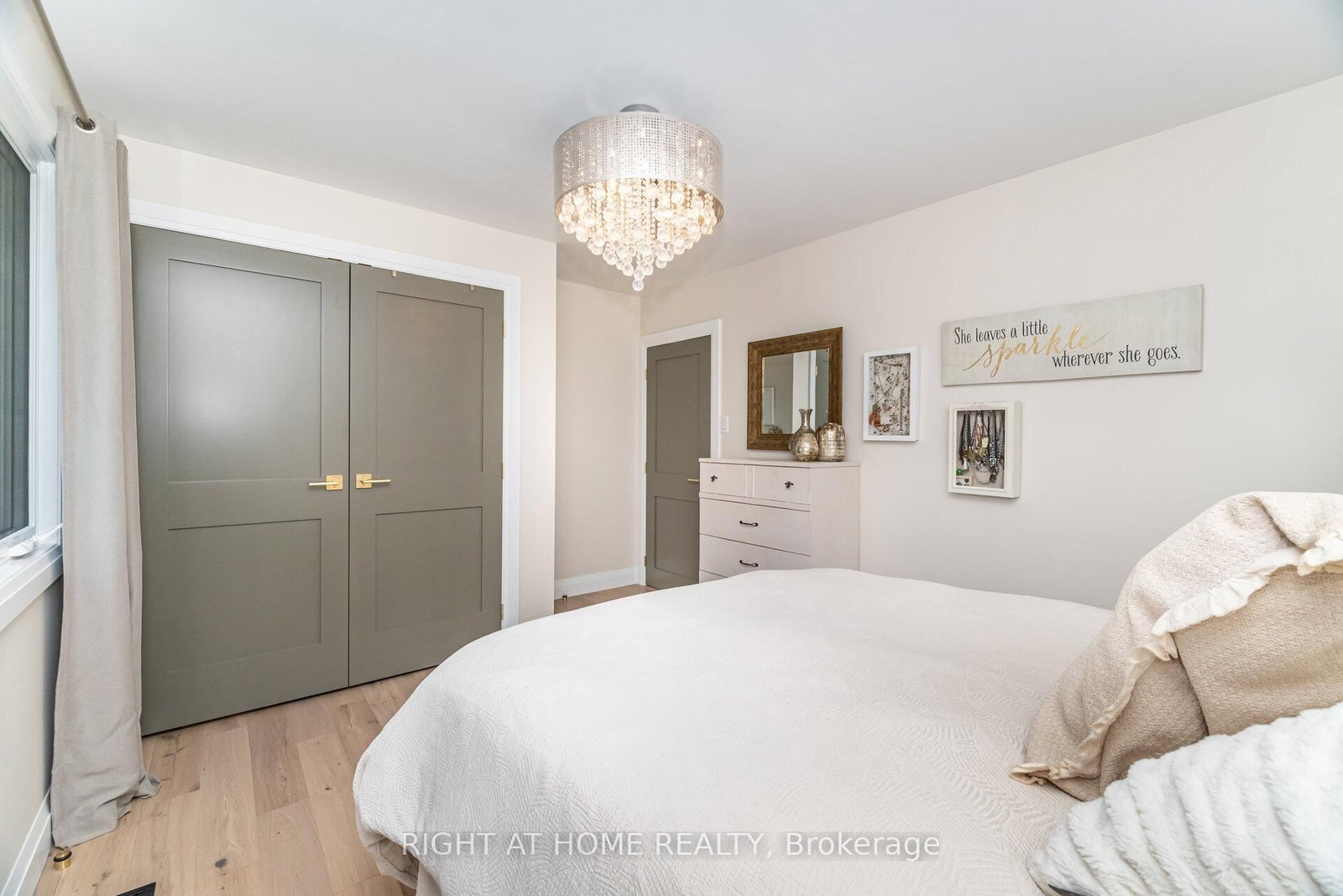 Detached House for sale at 5188 Cherryhill Crescent, Burlington, Ontario, L7L 4C4 - Appleby - MLS: W12723412