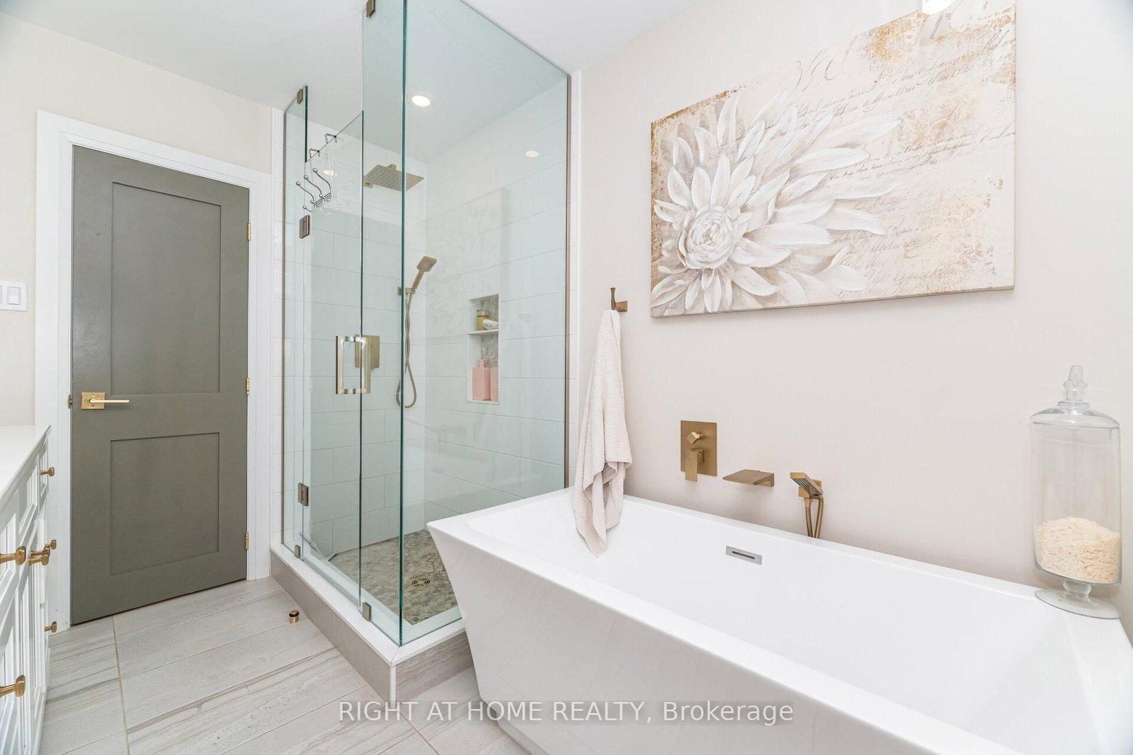 Detached House for sale at 5188 Cherryhill Crescent, Burlington, Ontario, L7L 4C4 - Appleby - MLS: W12723412