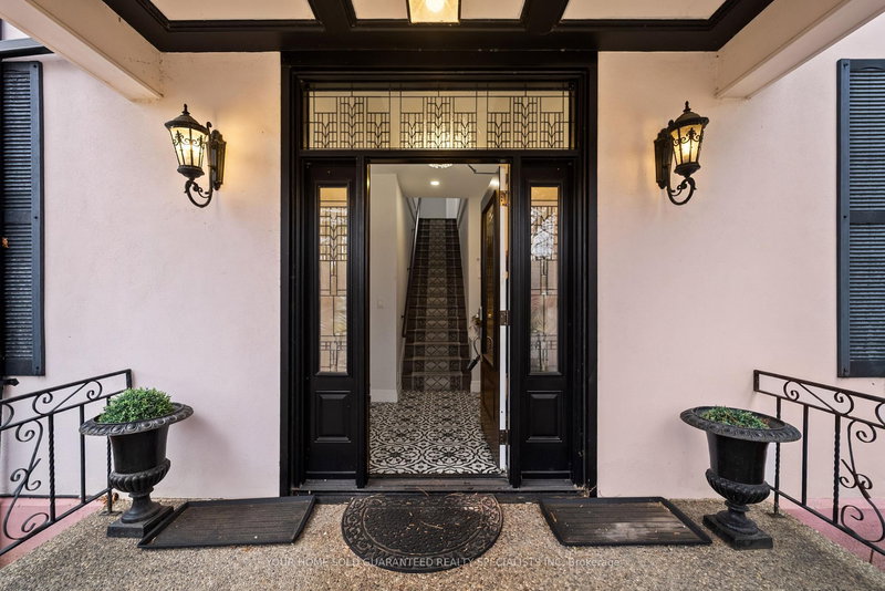 2014 Edinburgh Dr, Burlington, L7R 2C9 | Image 3