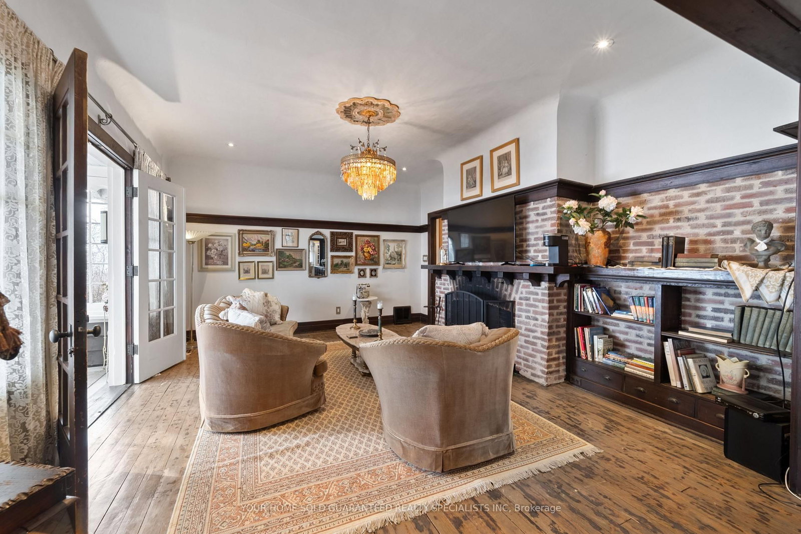 Detached House for sale at 227 Green Street, Burlington, Ontario, L7R 0B1 - Brant - MLS: W12723752