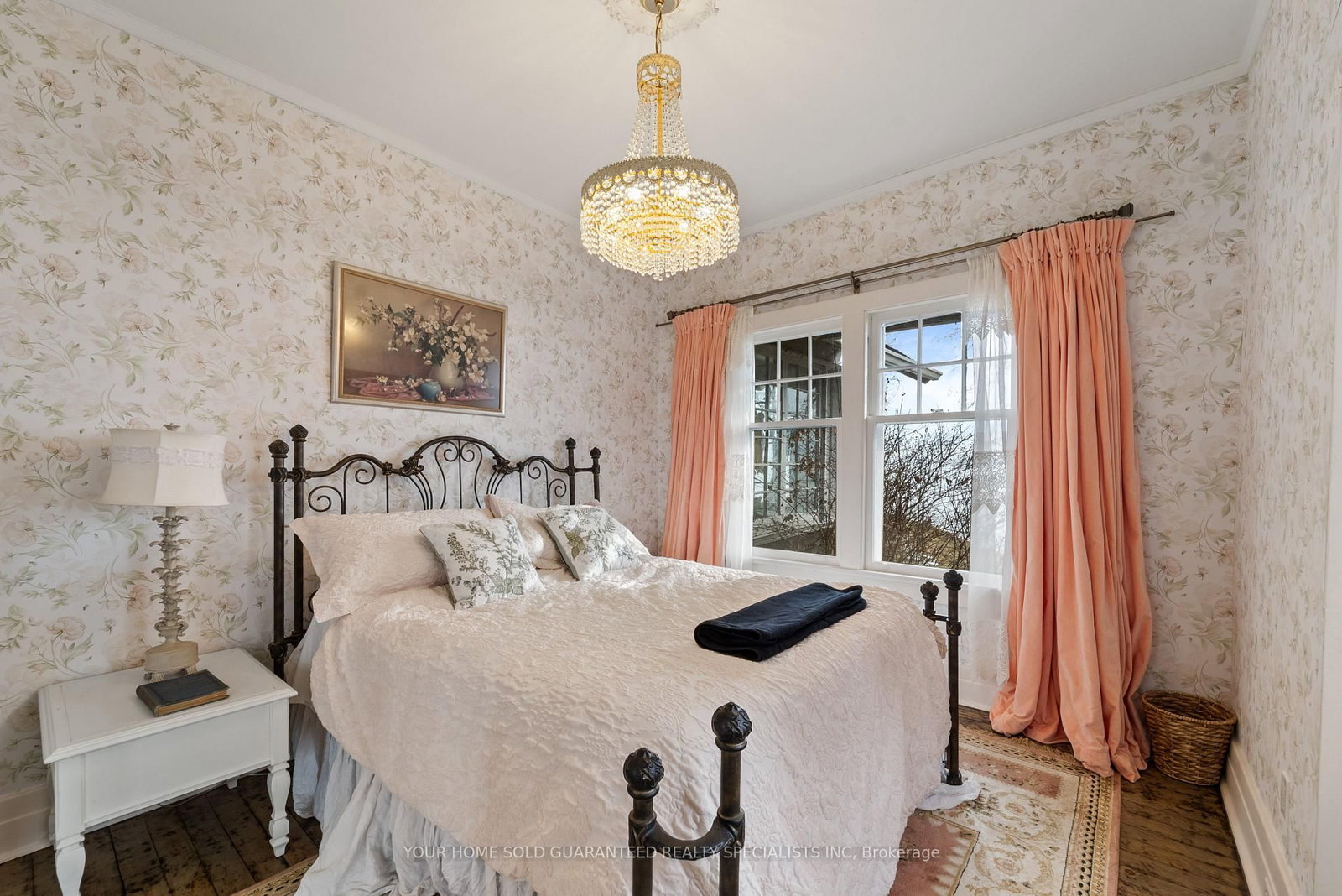 Detached House for sale at 227 Green Street, Burlington, Ontario, L7R 0B1 - Brant - MLS: W12723752