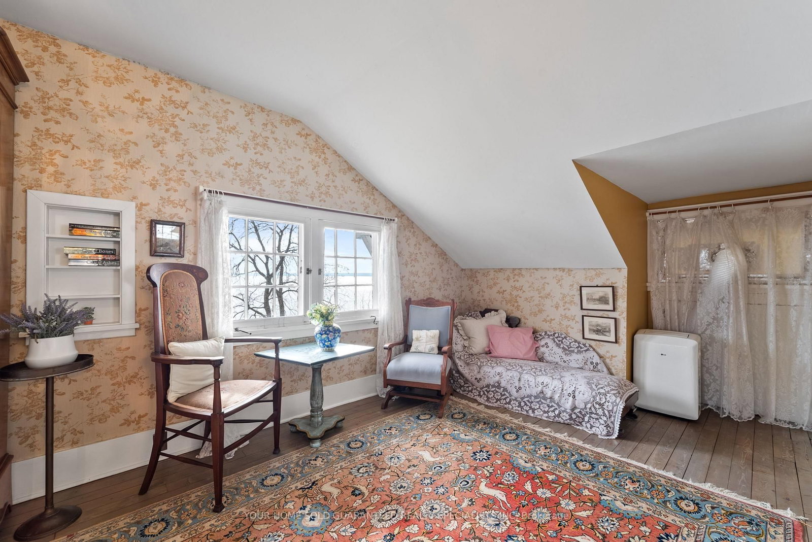 Detached House for sale at 227 Green Street, Burlington, Ontario, L7R 0B1 - Brant - MLS: W12723752