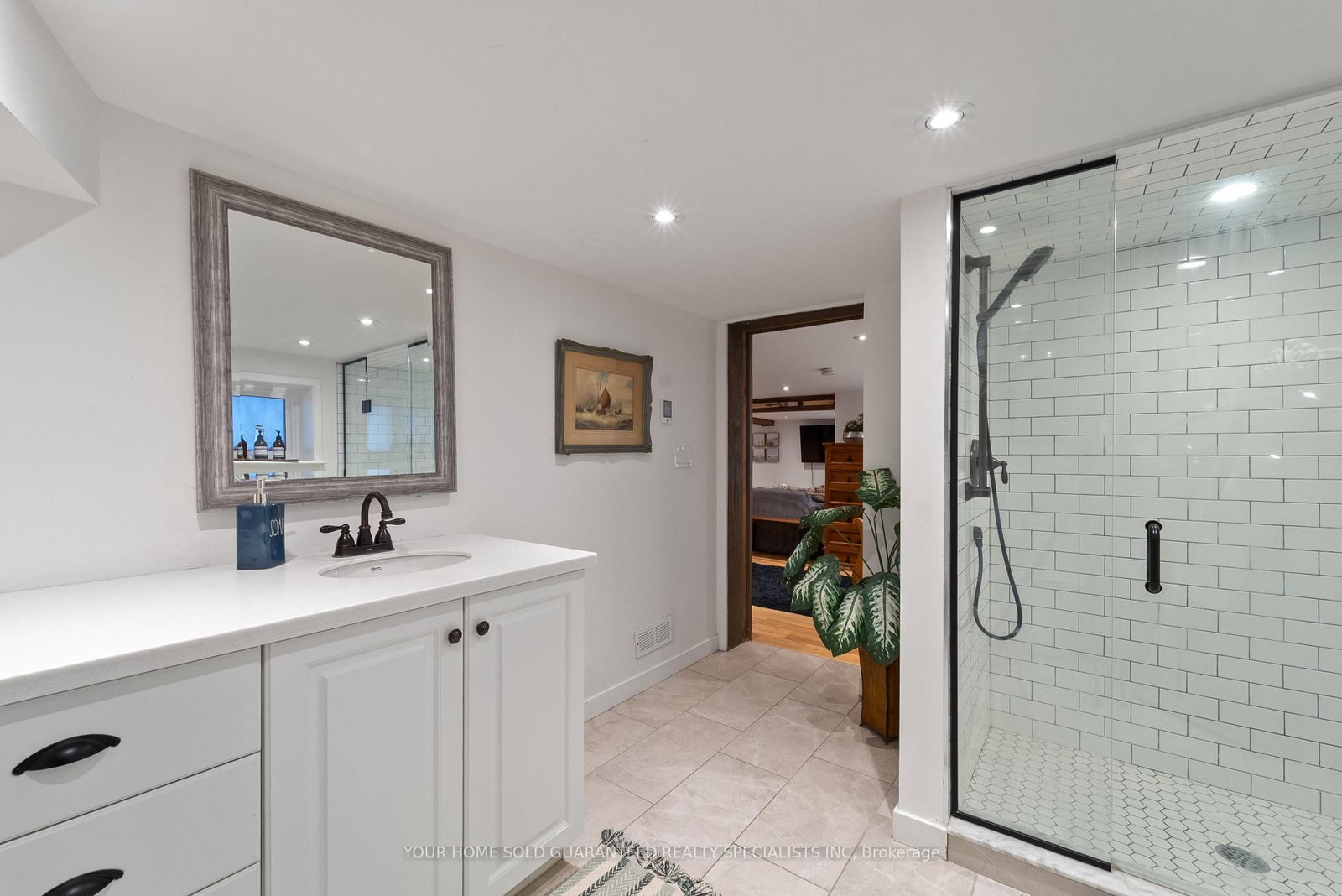 Detached House for sale at 227 Green Street, Burlington, Ontario, L7R 0B1 - Brant - MLS: W12723752