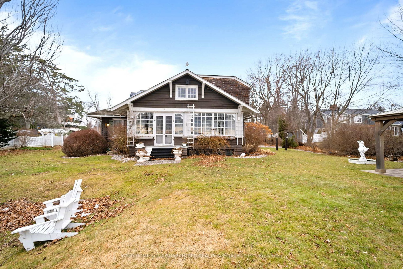 Detached House for sale at 227 Green Street, Burlington, Ontario, L7R 0B1 - Brant - MLS: W12723752