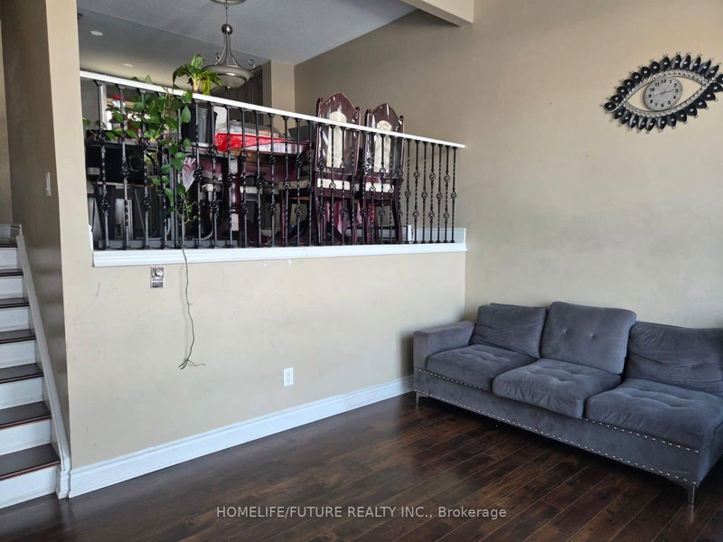 37 - 4 Darras Crt, Brampton, L6T 1W7 | Image 2