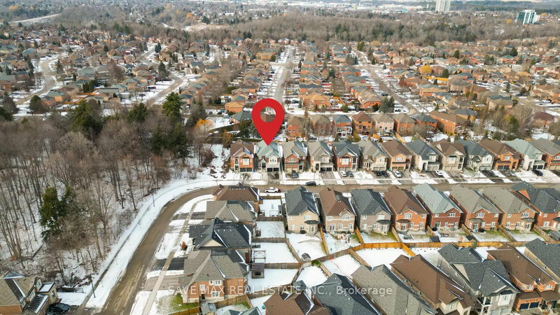 17 Monarch Dr, Halton Hills, L7G 0H9 | Image 2