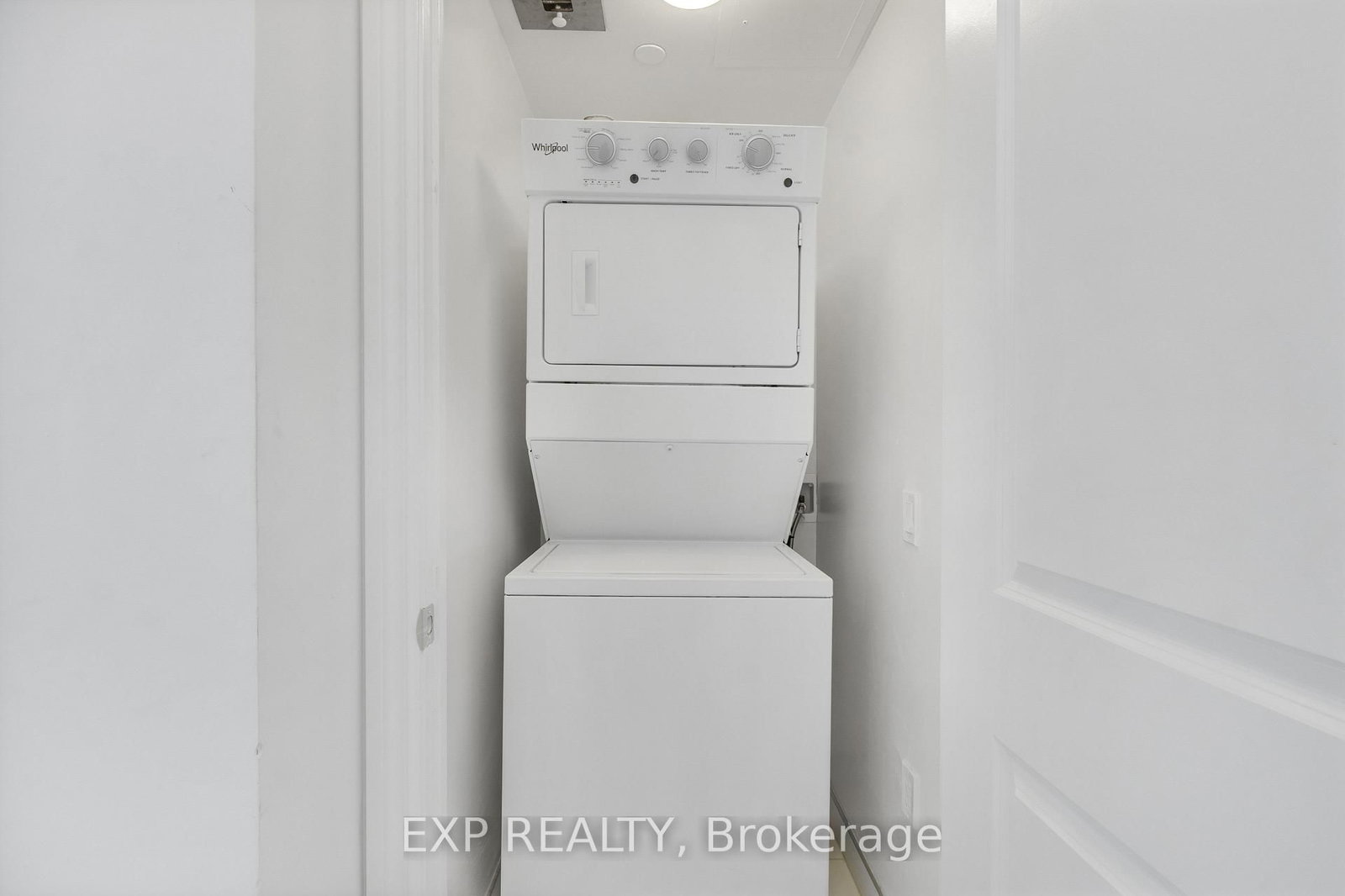 Condo for sale at 112-1050 Main Street, Milton, Ontario, L9T 9M3 - Dempsey - MLS: W12724412