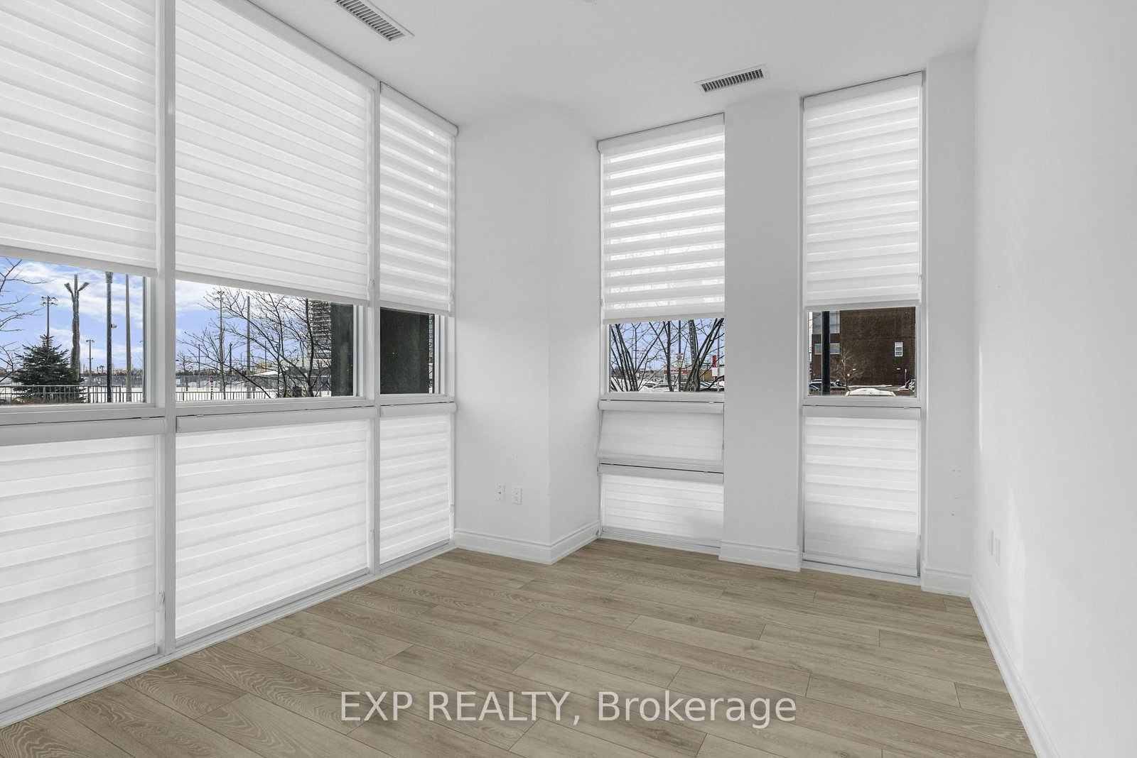 Condo for sale at 112-1050 Main Street, Milton, Ontario, L9T 9M3 - Dempsey - MLS: W12724412