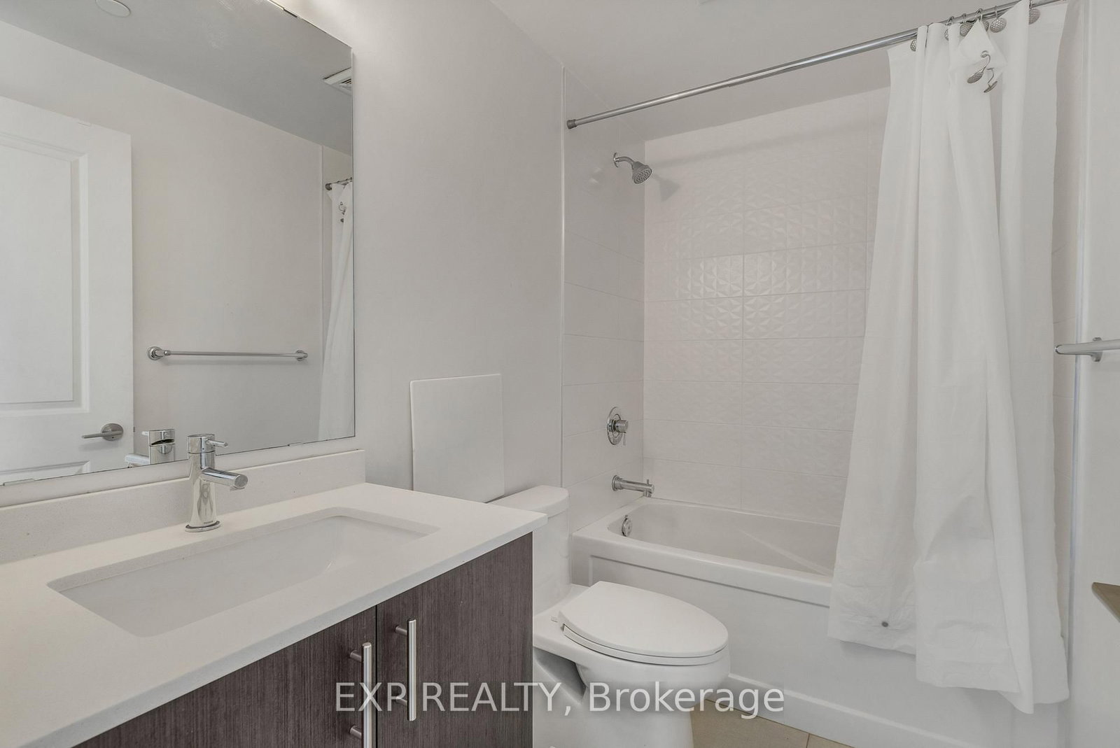 Condo for sale at 112-1050 Main Street, Milton, Ontario, L9T 9M3 - Dempsey - MLS: W12724412