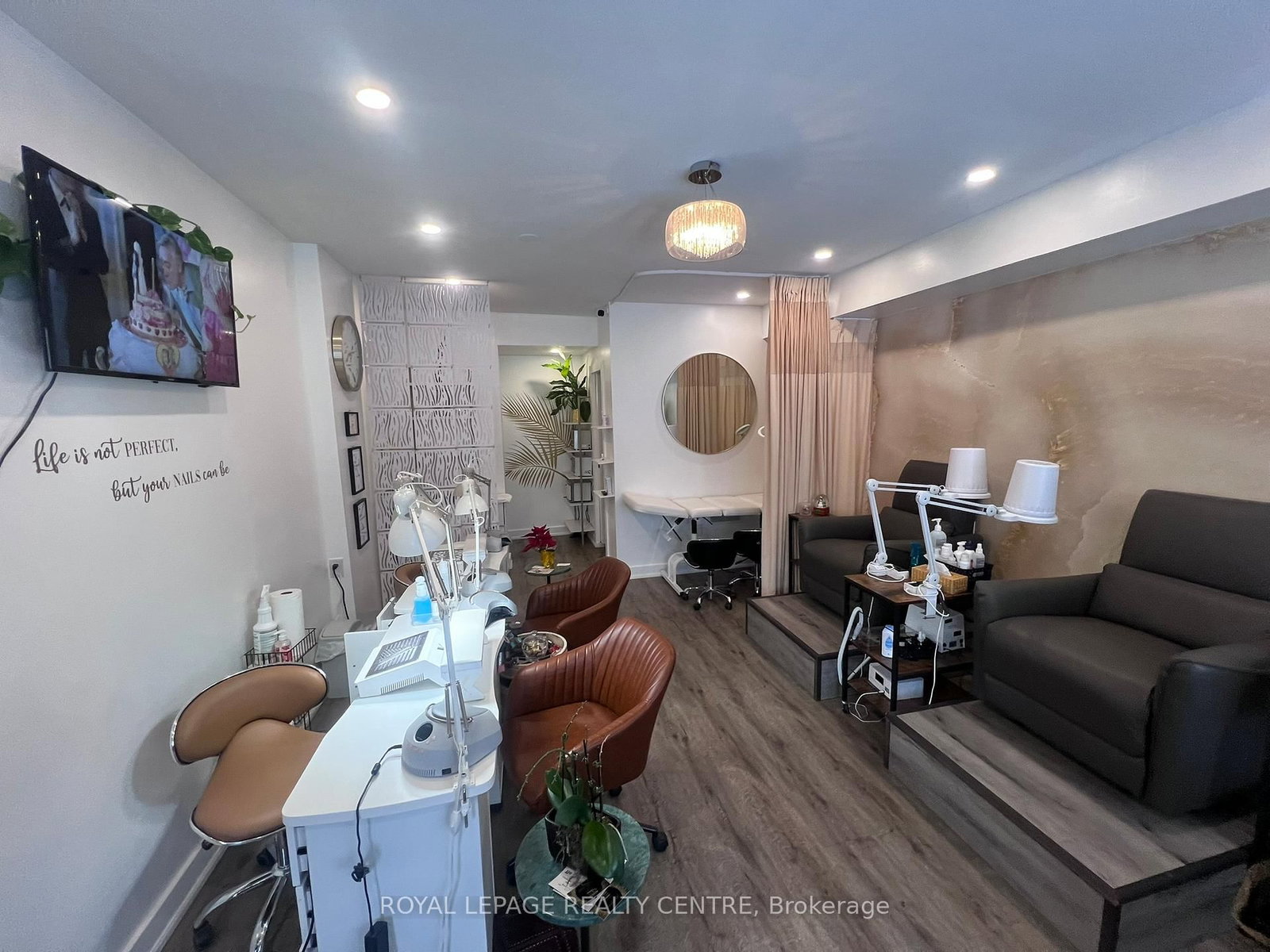 745 Lakeshore Road E - Photo 3