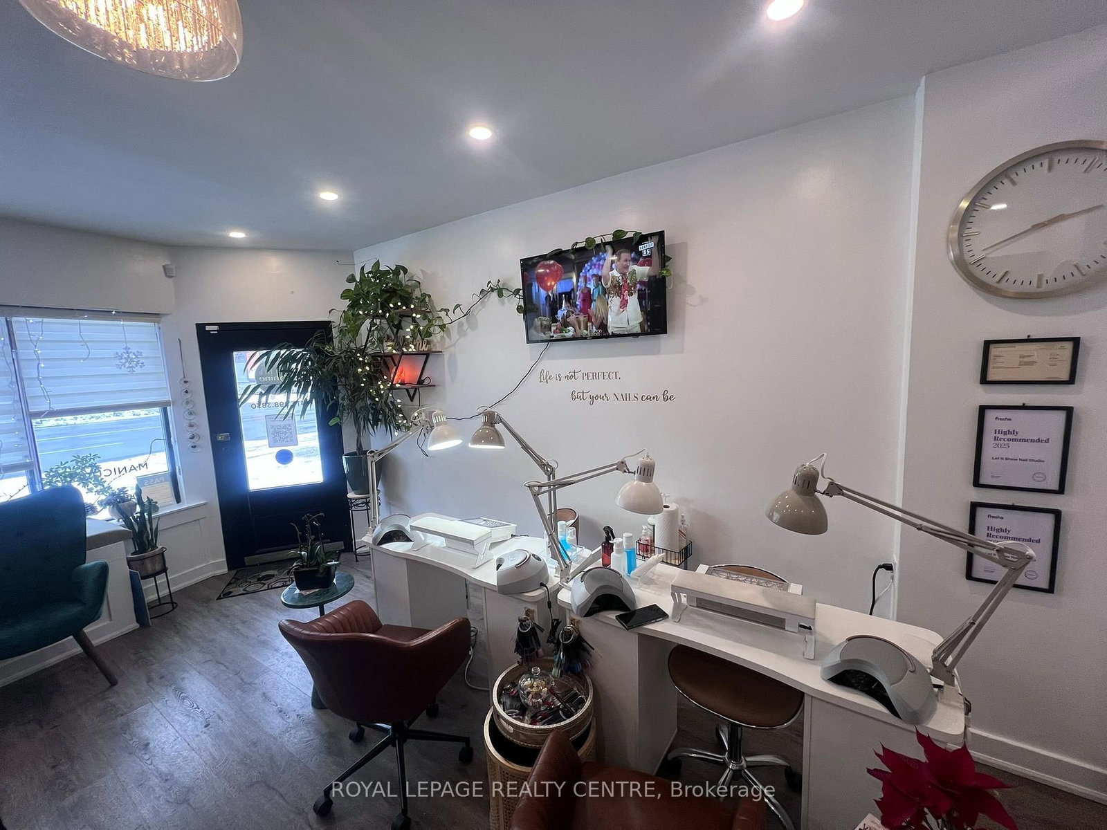 745 Lakeshore Road E - Photo 4