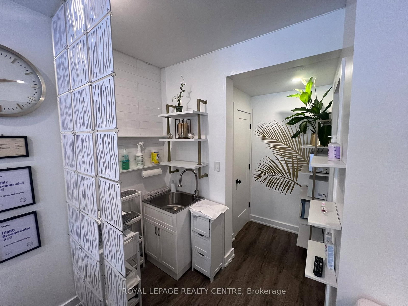 745 Lakeshore Road E - Photo 5