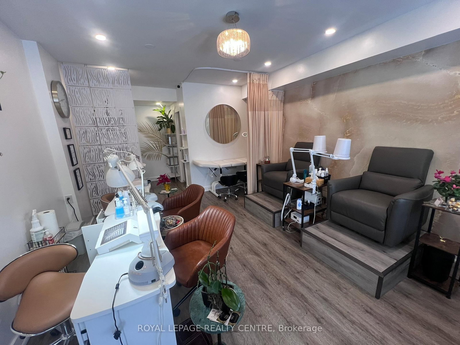 745 Lakeshore Road E - Photo 8