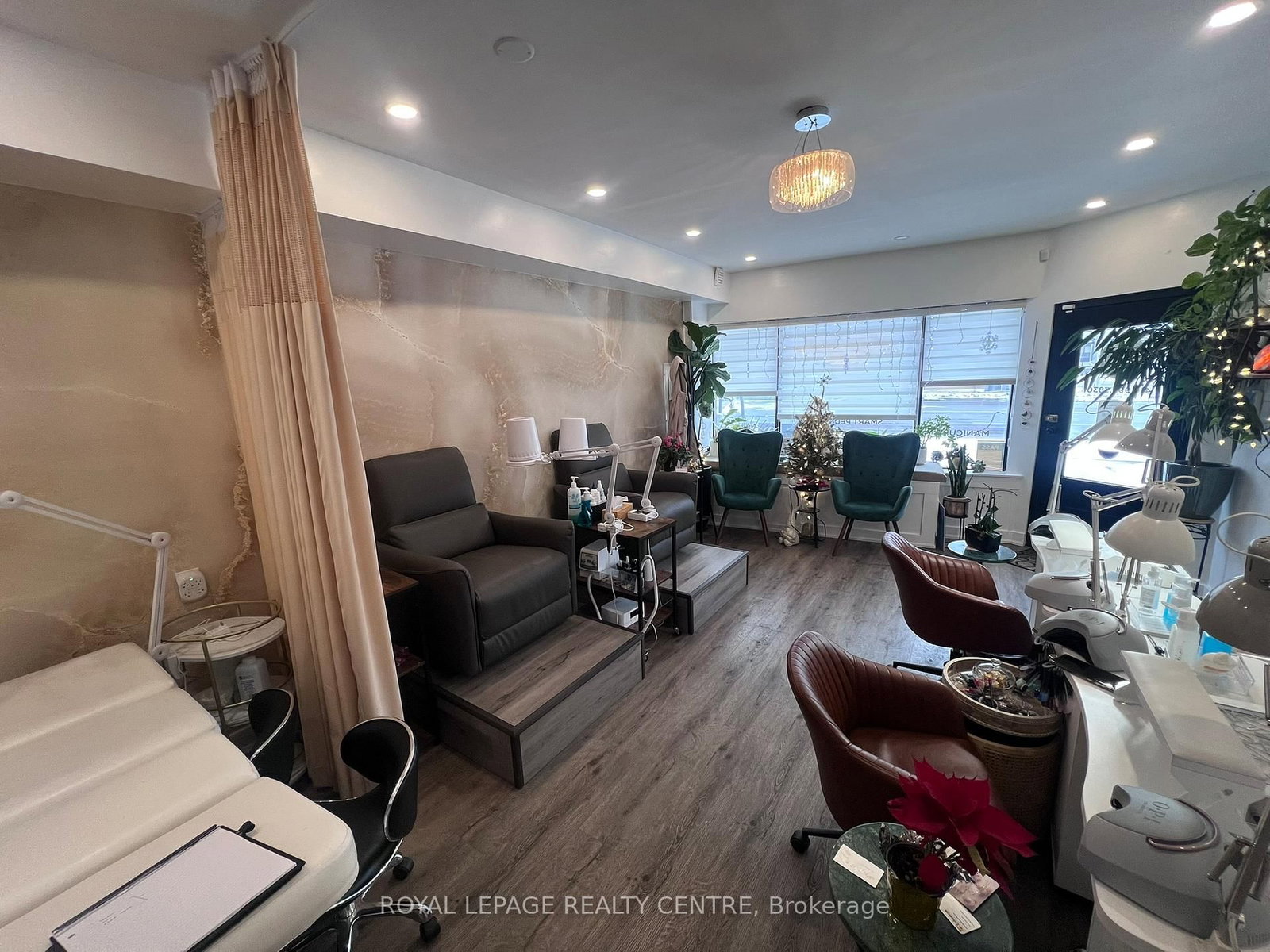 745 Lakeshore Road E - Photo 9