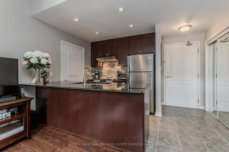 205 - 5327 Upper Middle Rd, Burlington, L7L 0E9 | Image 3