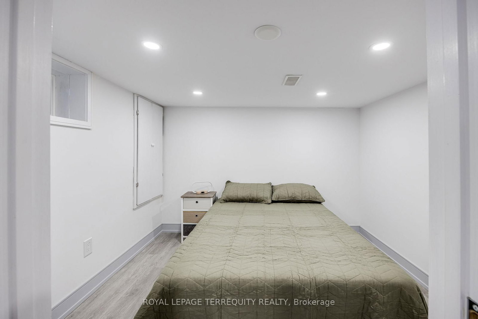 Semi-Detached House for lease at Bsmt-668 Indian Road, Toronto, Ontario, M6P 2C9 - High Park North - MLS: W12724836