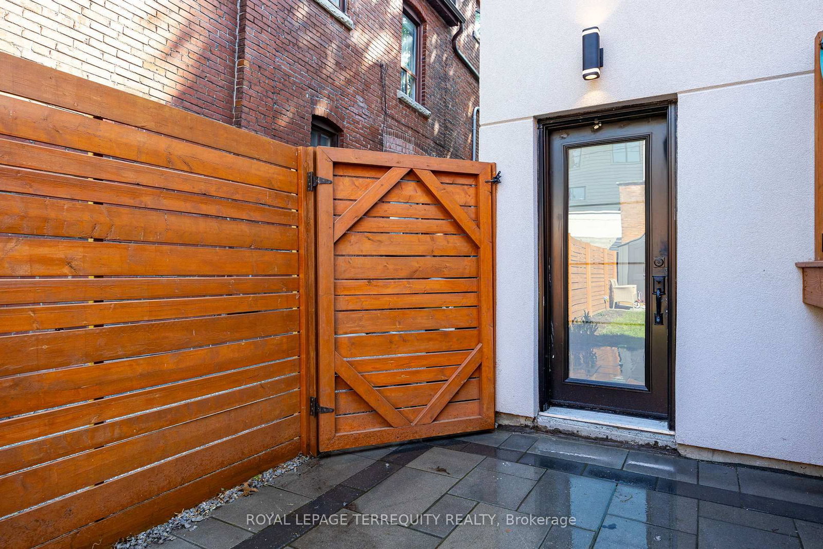 Semi-Detached House for lease at Bsmt-668 Indian Road, Toronto, Ontario, M6P 2C9 - High Park North - MLS: W12724836