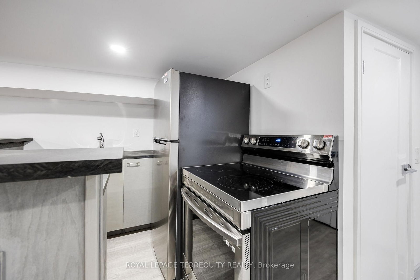 Semi-Detached House for lease at Bsmt-668 Indian Road, Toronto, Ontario, M6P 2C9 - High Park North - MLS: W12724836