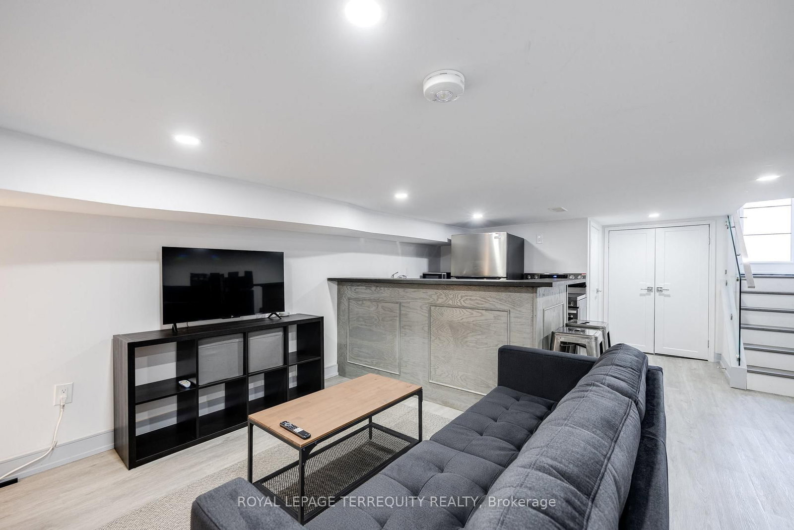 Semi-Detached House for lease at Bsmt-668 Indian Road, Toronto, Ontario, M6P 2C9 - High Park North - MLS: W12724836