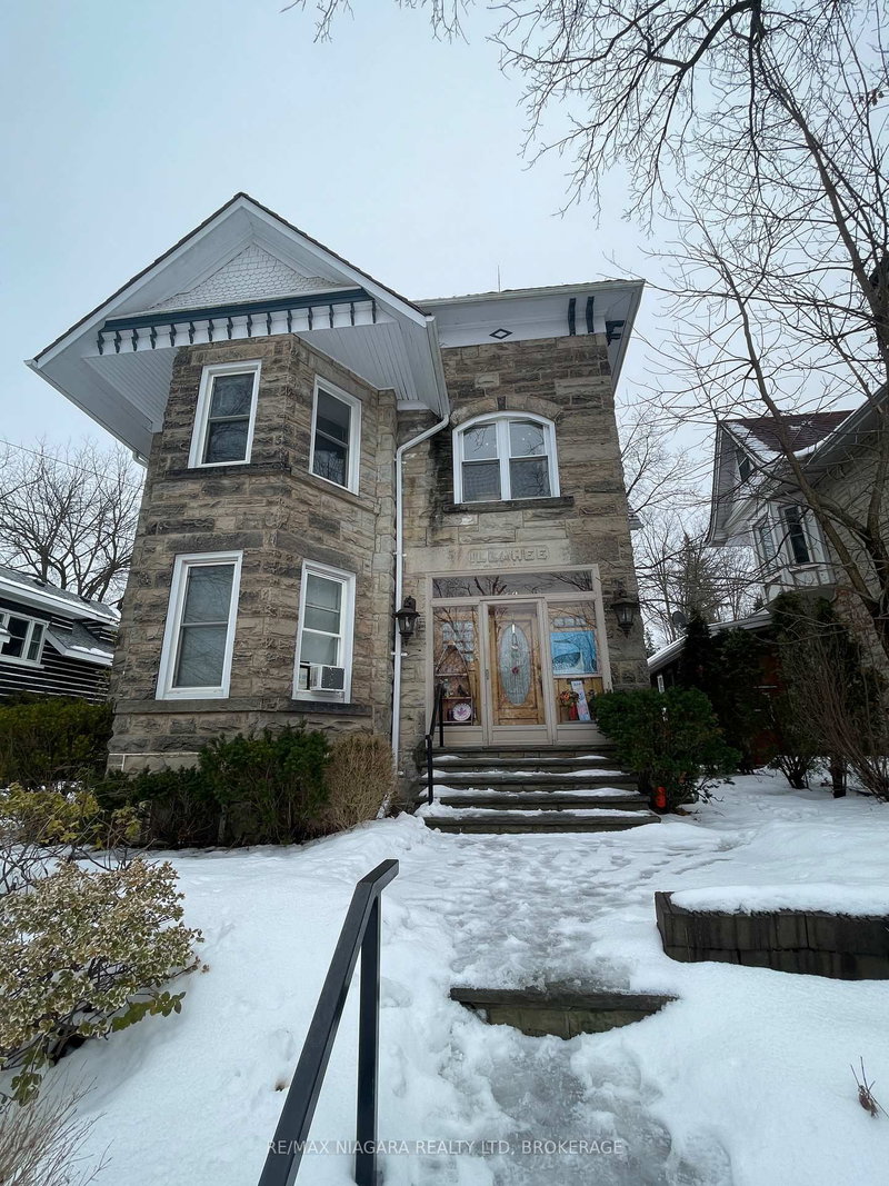 24 Queen St, Halton Hills, L7G 2E4 | Image 3