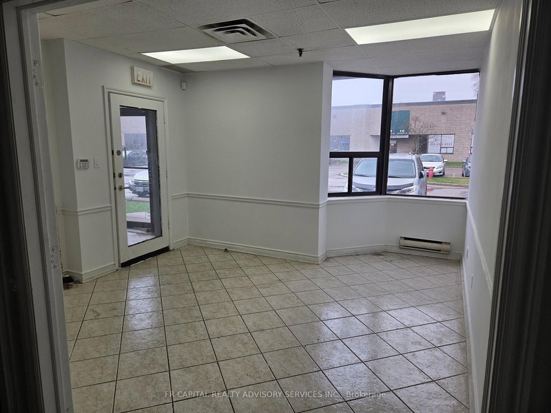 46 Ashwarren Rd, Toronto, M3J 1Z5 | Image 3